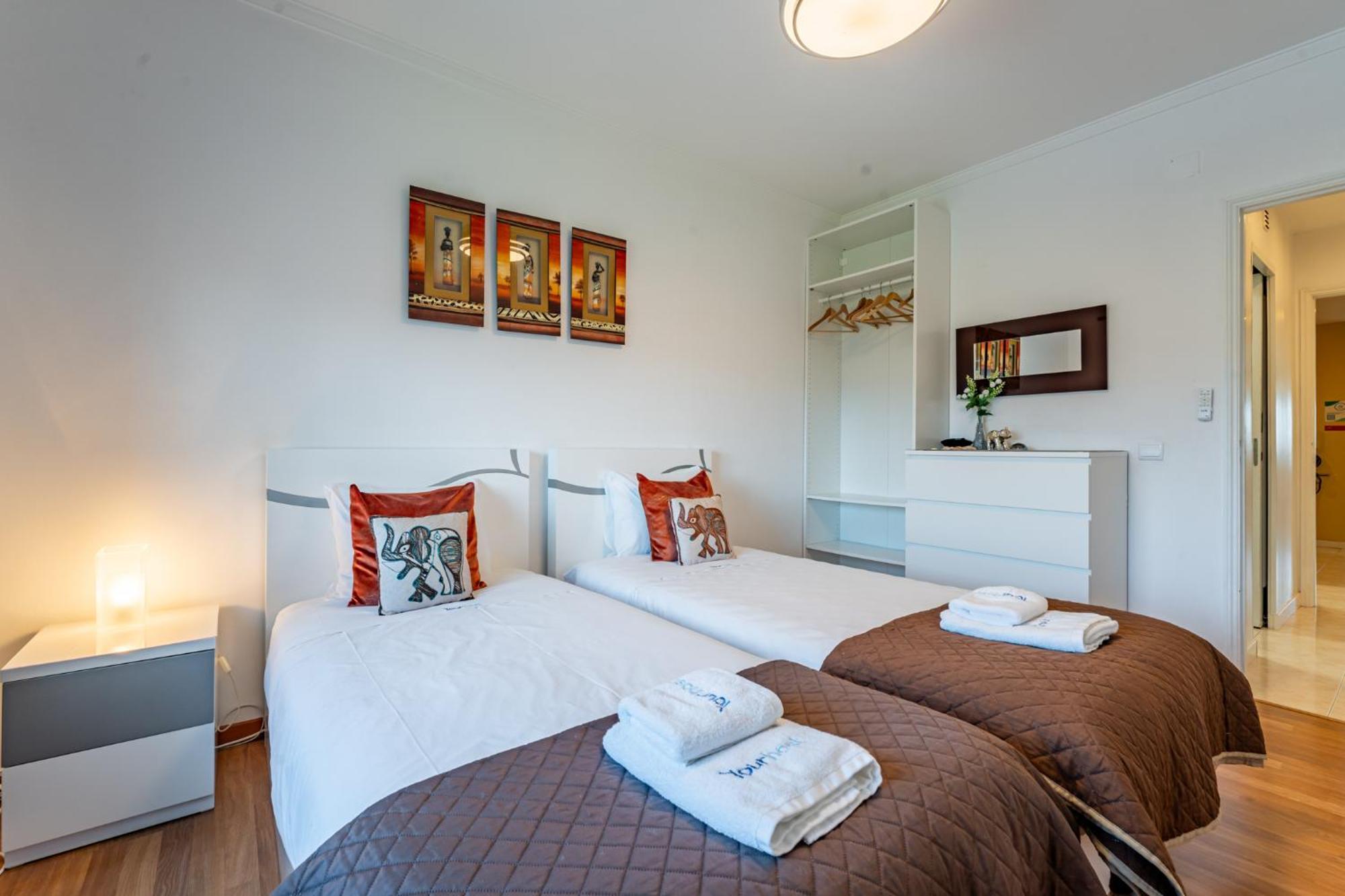 Cozy And Quiet Spacious Flat Vila Nova de Gaia Kültér fotó